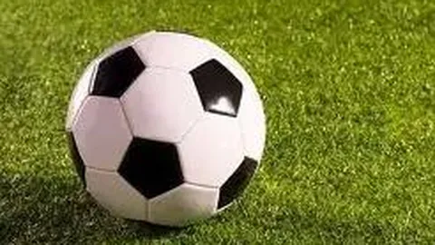 足坛焦点：皇马险胜晋级，曼联失利，大巴黎逆袭，阿隆索意外双杀